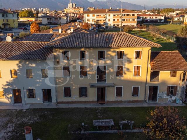 Rustico in vendita a Villadolt / Viladolt, Fontanafredda