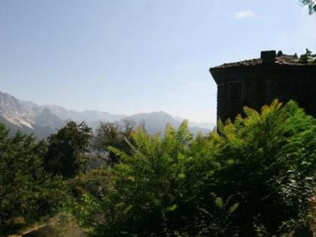 Terreno in vendita a Fontia, Carrara