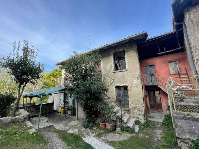 Rustico in vendita a Galbiate, Lombardia