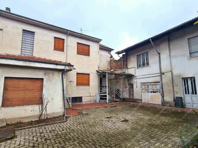 Villa Indipendente in vendita a Gambarana, Pavia