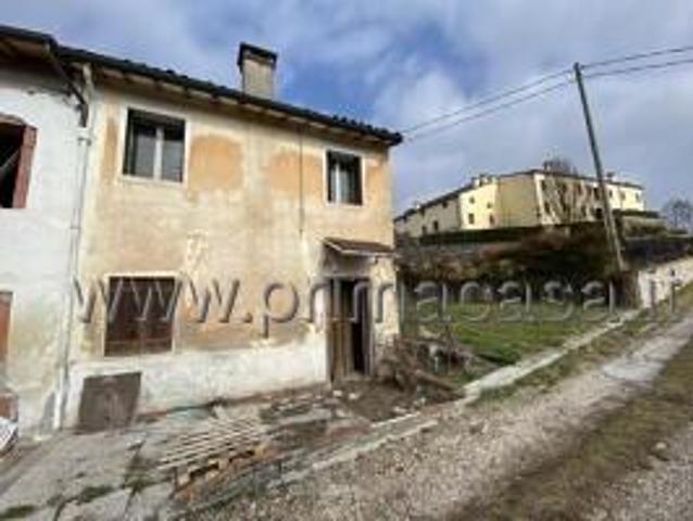 Rustico in vendita a Gambellara, Veneto