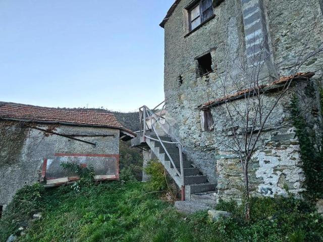 Rustico in vendita a Ponente, Serra Riccò