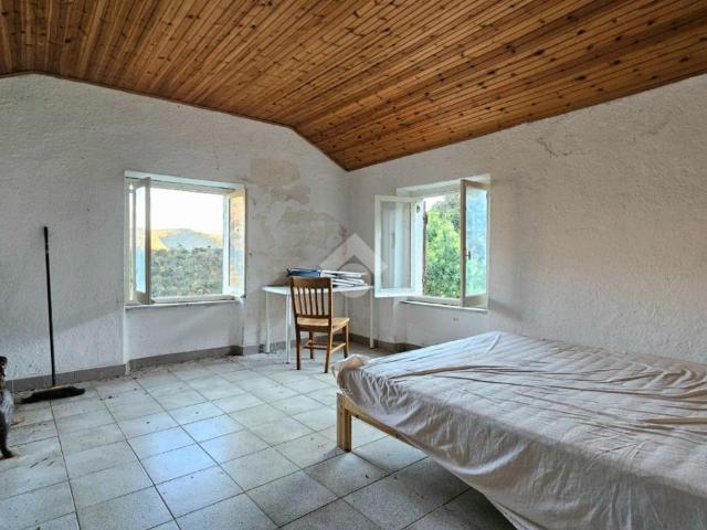 Rustico in vendita a Ponente, Serra Riccò