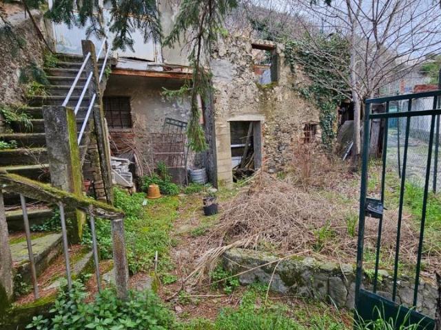 Rustico in vendita a Medio Ponente, Serra Riccò
