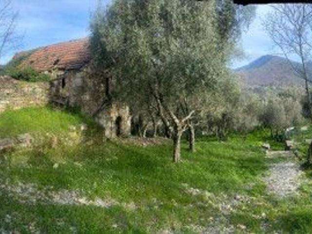 Rustico in vendita a Media Val Bisagno, Serra Riccò