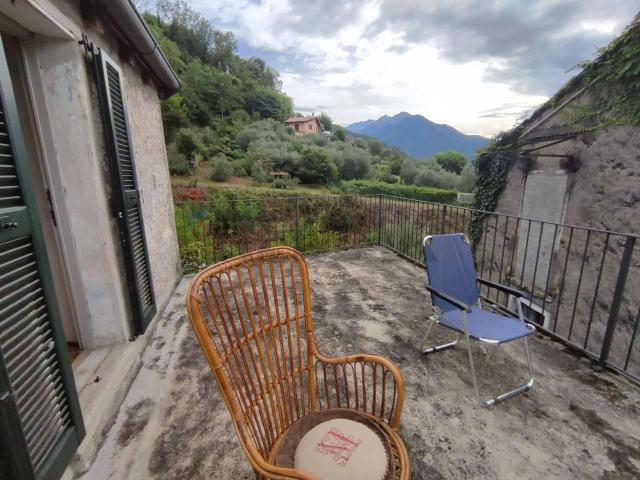 Rustico in vendita a Trezzone, Lombardia