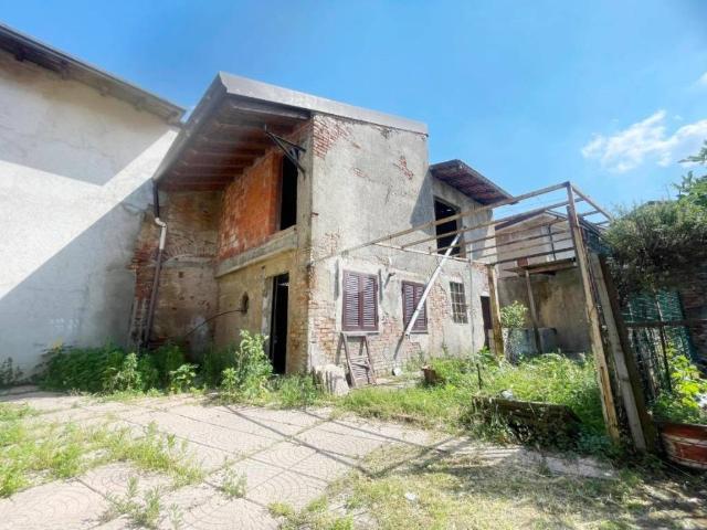 Rustico in vendita a Gerenzano, Lombardia