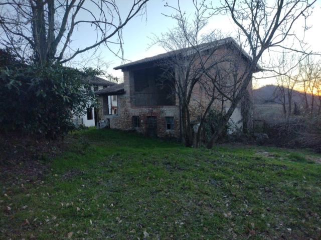 Rustico in vendita a Godiasco Salice Terme, Godiasco