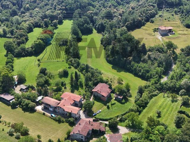 Rustico in vendita a Gorlago, Lombardia