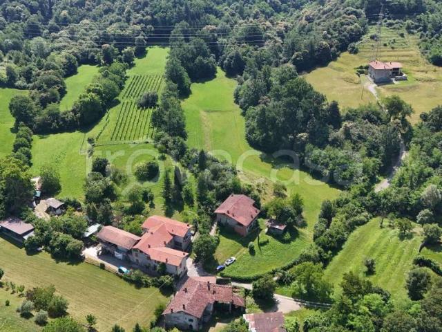 Rustico in vendita a Gorlago, Lombardia