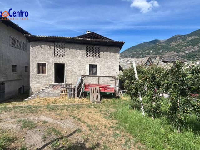 Rustico in vendita a Gressan, Aosta