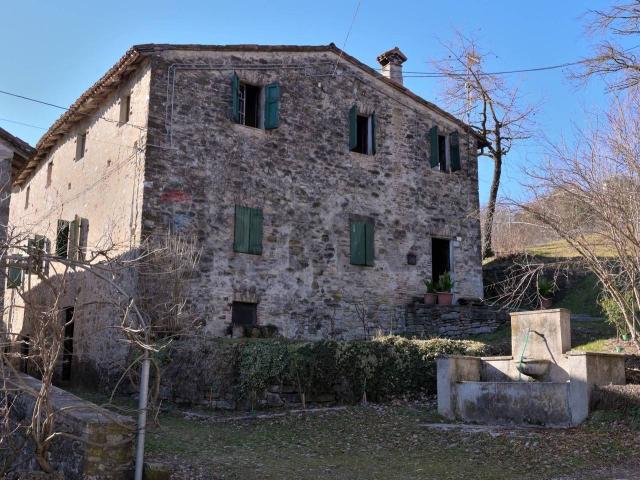 Rustico in vendita a Chiastrone, Langhirano