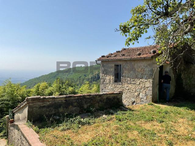 Rustico in vendita a Le Grazie, Pistoia