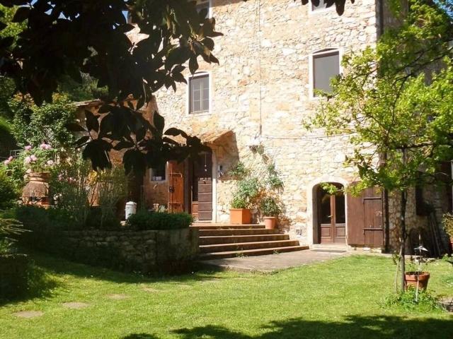 Rustico in vendita a Pozzuolo, Bagni Di Lucca Ponte