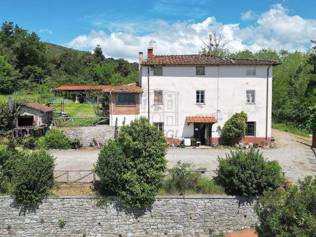 Rustico in vendita a Bagni Di Lucca Ponte, Toscana