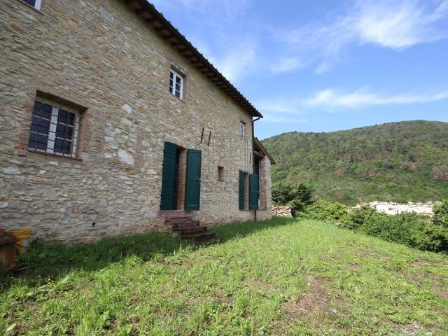 Rustico in vendita a Vicopelago, Bagni Di Lucca Ponte