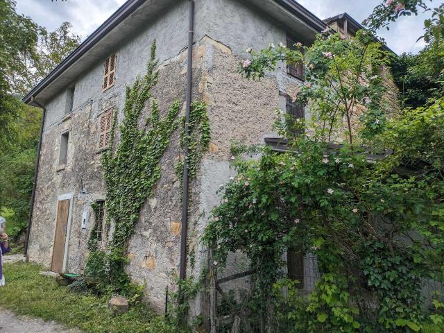 Rustico in vendita a Lugagnano Val D'arda, Reggio Emilia