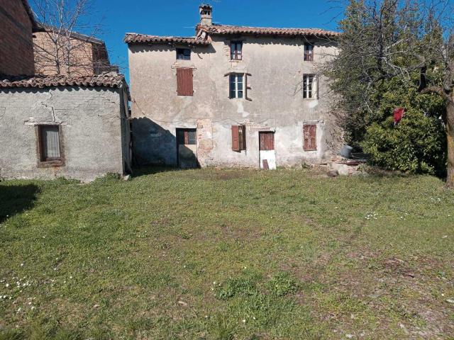 Rustico in vendita a Lugagnano Val D'arda, Reggio Emilia