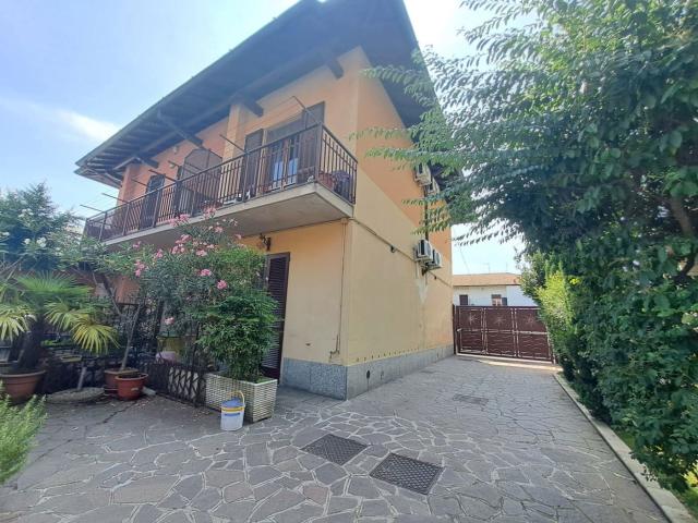 Villa Indipendente in vendita a Magenta, Lombardia