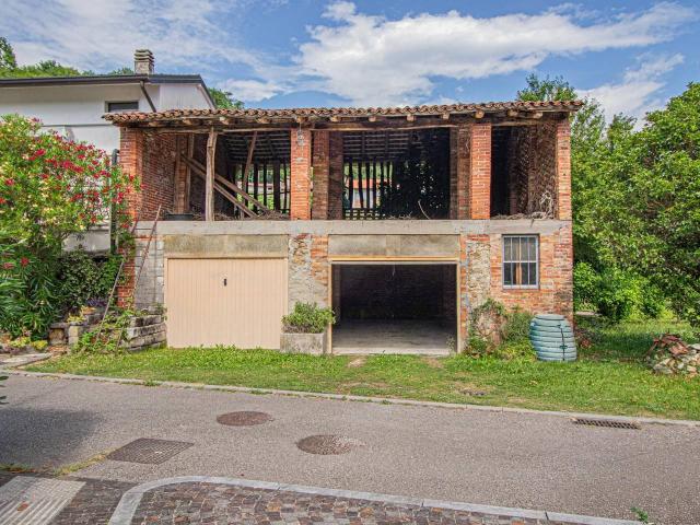 Rustico in vendita a Magnano In Riviera, Friuli-Venezia Giulia