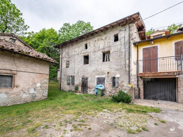Rustico in vendita a Unione dei comuni del Distretto Ceramico, Maranello
