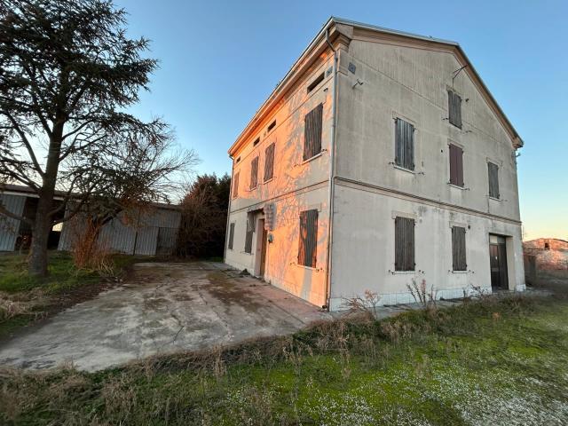 Rustico in vendita a Unione Comuni Modenesi Area Nord, Mirandola