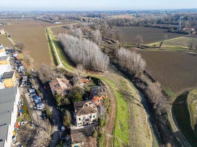 Rustico in vendita a Crocetta-San Lazzaro-Modena Est, Modena