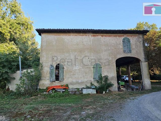 Rustico in vendita a Tre Olmi, Modena