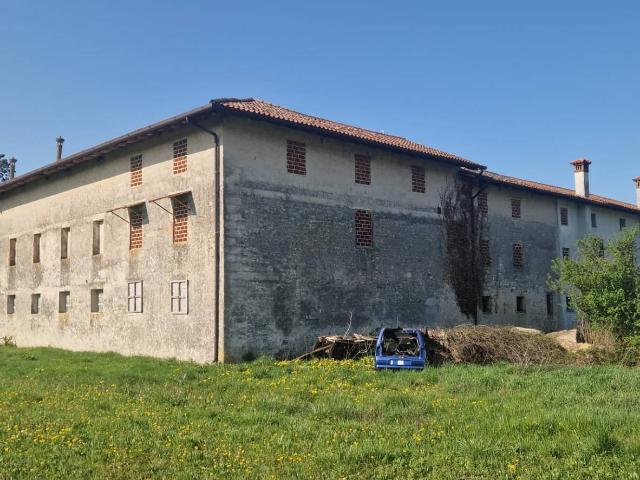 Rustico in vendita a Moimacco, Friuli-Venezia Giulia