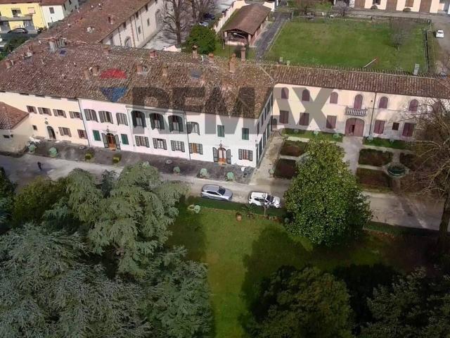 Rustico in vendita a Montale, Toscana