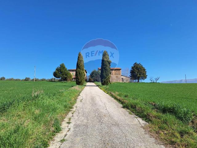 Rustico in vendita a Montefalco, Umbria