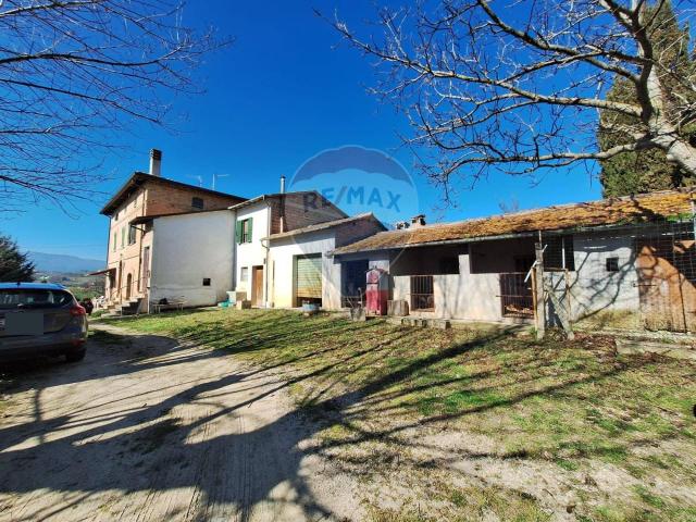 Rustico in vendita a Montefalco, Umbria