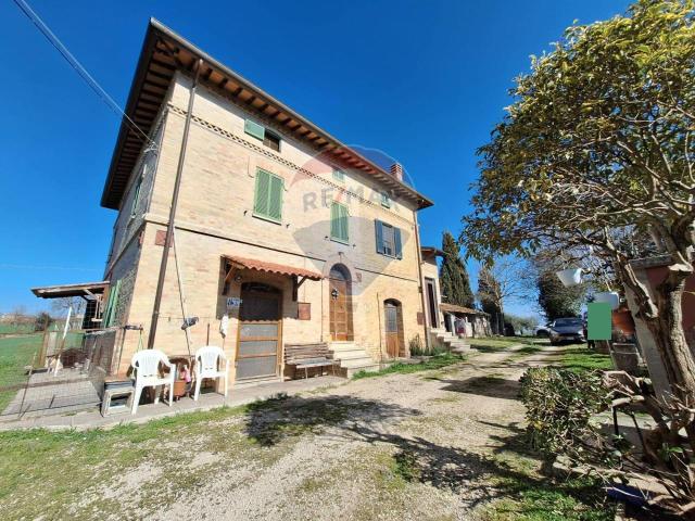 Rustico in vendita a Montefalco, Umbria