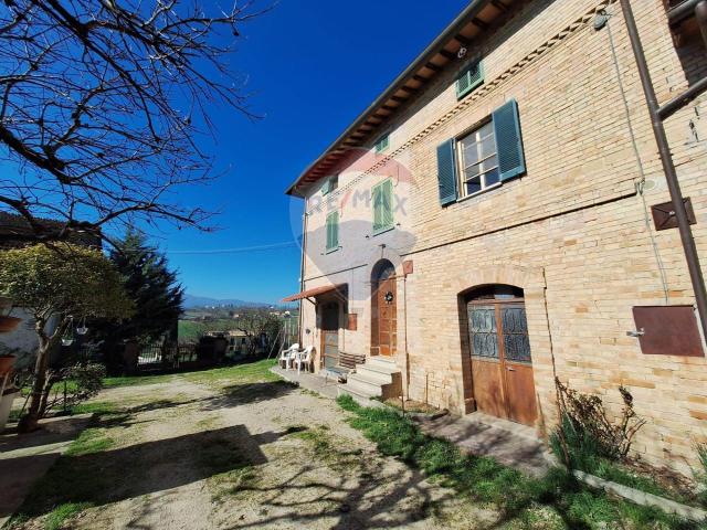 Rustico in vendita a Montefalco, Umbria