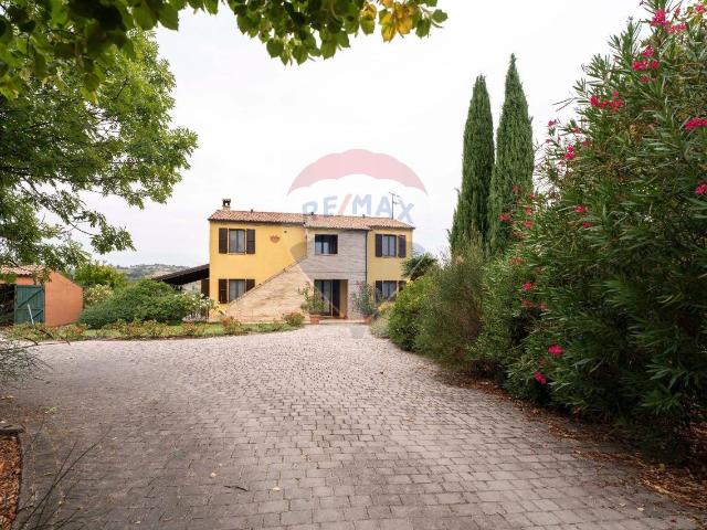 Villa Indipendente in vendita a Marche, Macerata