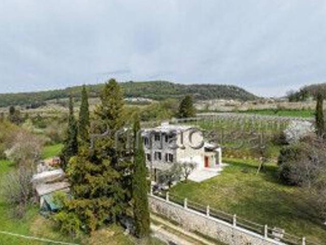 Rustico in vendita a Negrar, Veneto