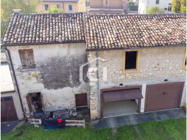 Rustico in vendita a Negrar, Veneto