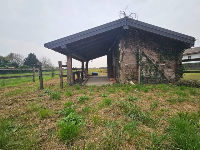 Rustico in vendita a Canton della Lanca, Oleggio