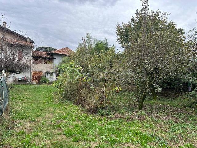 Rustico in vendita a Faloppio, Lombardia