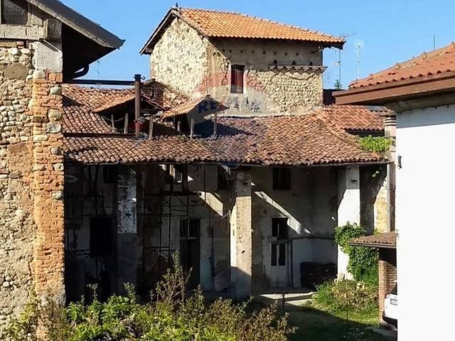 Rustico in vendita a Osnago, Lombardia