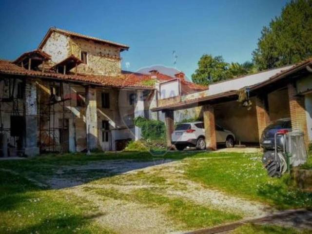 Rustico in vendita a Osnago, Lombardia