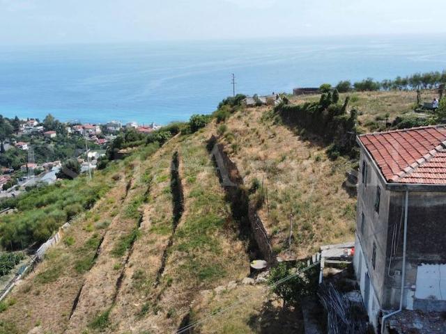 Rustico in vendita a Ospedaletti, Liguria