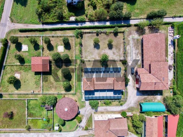 Rustico in vendita a Castegnato, Lombardia