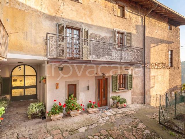 Rustico in vendita a Precornelli, Palazzago