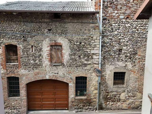 Rustico in vendita a Palosco, Lombardia