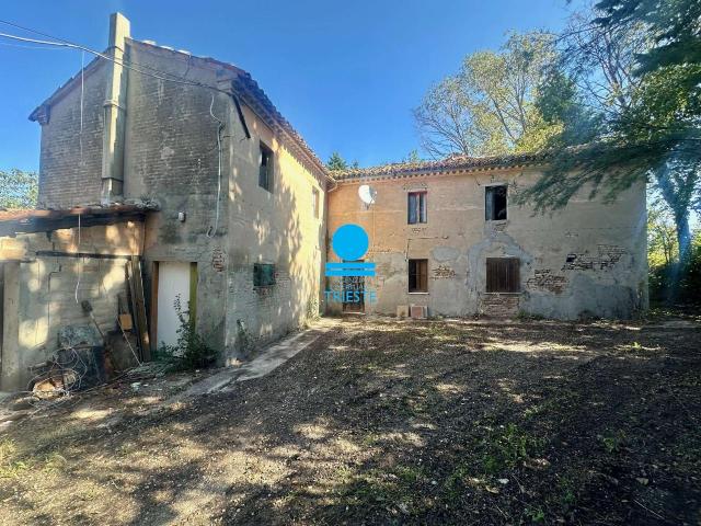 Rustico in vendita a Villa Ceccolini, Pesaro