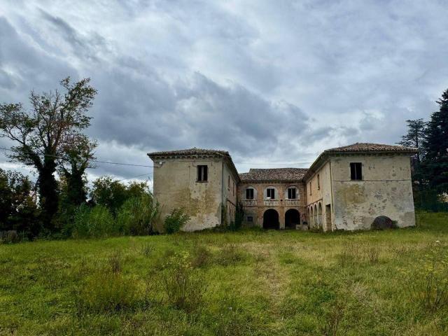 Rustico in vendita a Monteciccardo, Marche