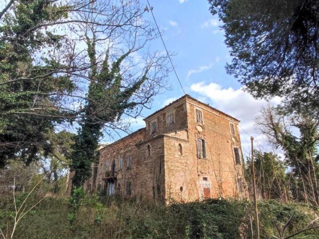 Rustico in vendita a Novilara, Pesaro