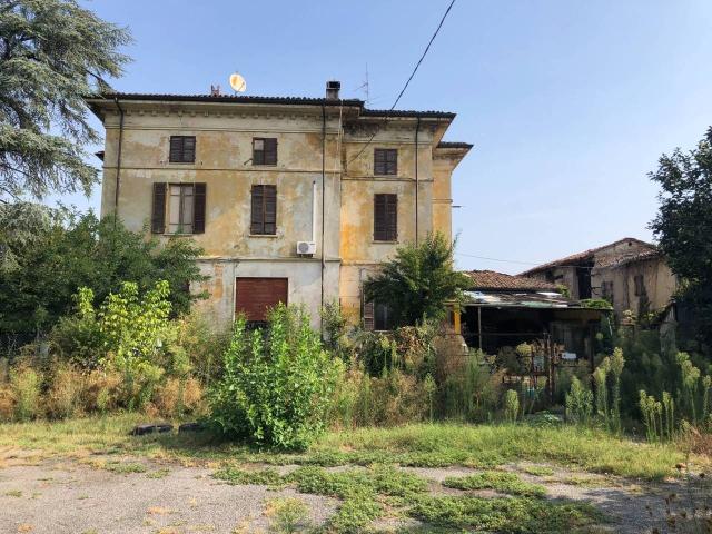 Rustico in vendita a Montale, Piacenza