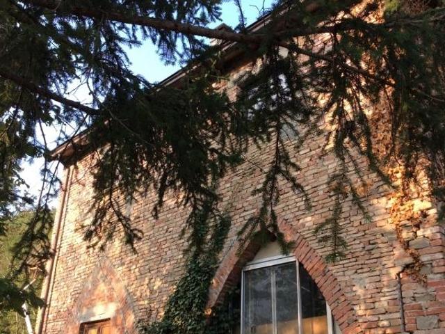 Rustico in vendita a Infrangibile, Piacenza